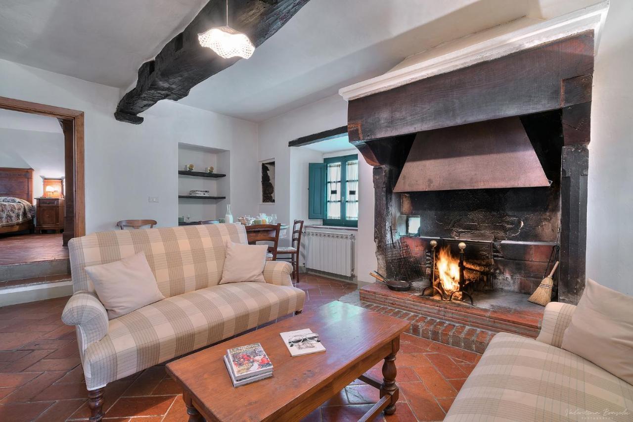 Villa Castello Di Sarna à Chiusi della Verna Extérieur photo