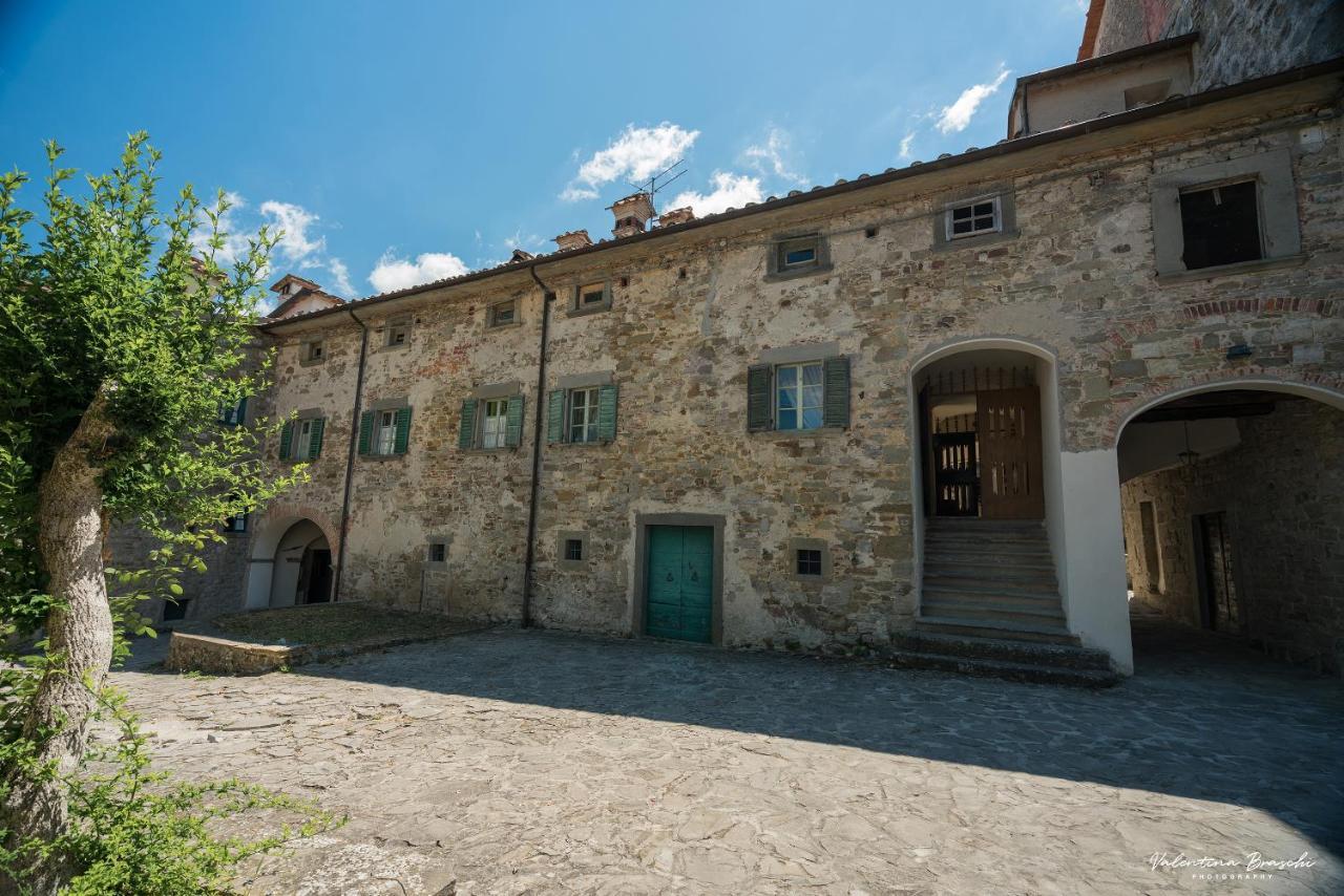 Villa Castello Di Sarna à Chiusi della Verna Extérieur photo